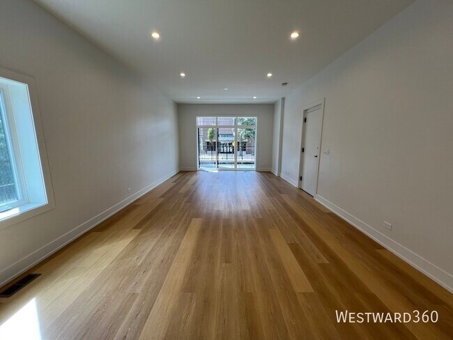 Photo - 2042 W Washington Blvd Unit #1E