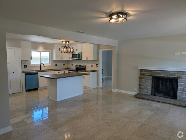 Building Photo - 5752 S Madison St Rental