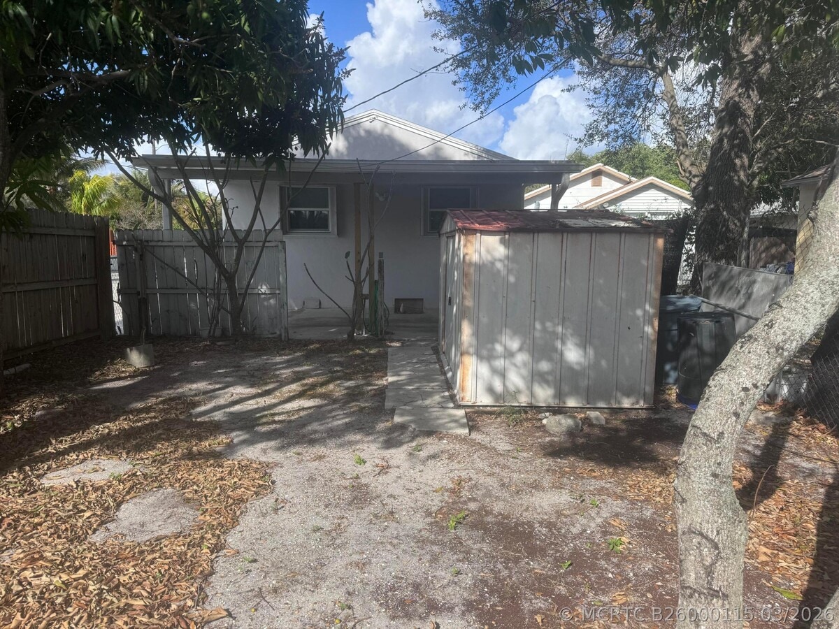 Photo - 602 N D St