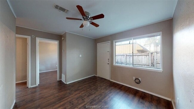 Photo - 204 Lynn Dr Unit B