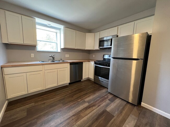 Photo - 20 Woodlawn St Unit 1