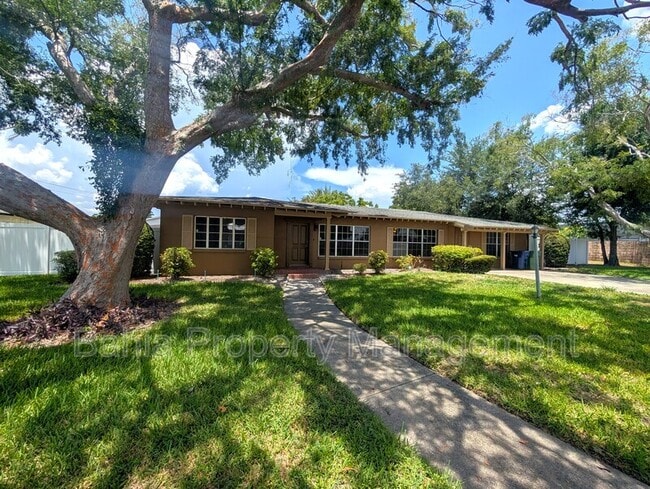 Photo - 808 N Mac Dill Ave