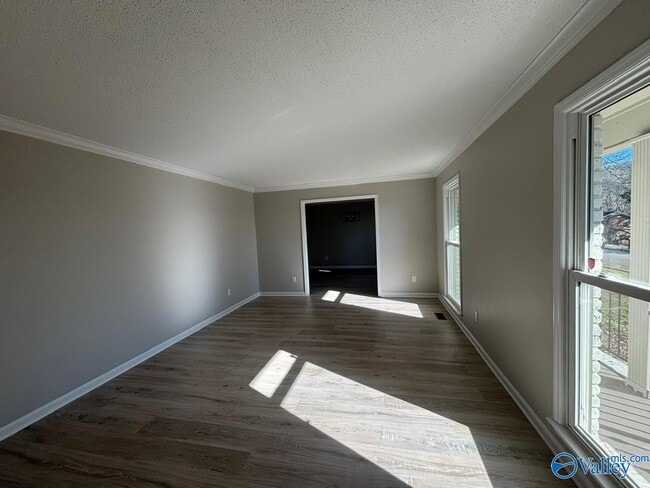 Photo - 1305 Hiwan Trail SE