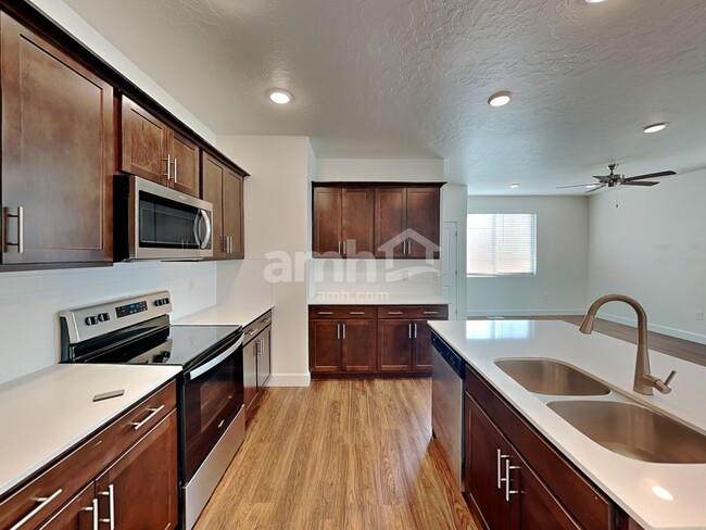 Photo - 6776 Silver Creek Dr