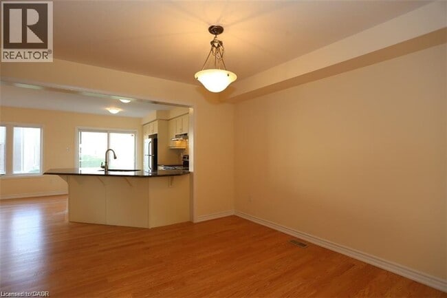 Photo - 155 W Oak Trl