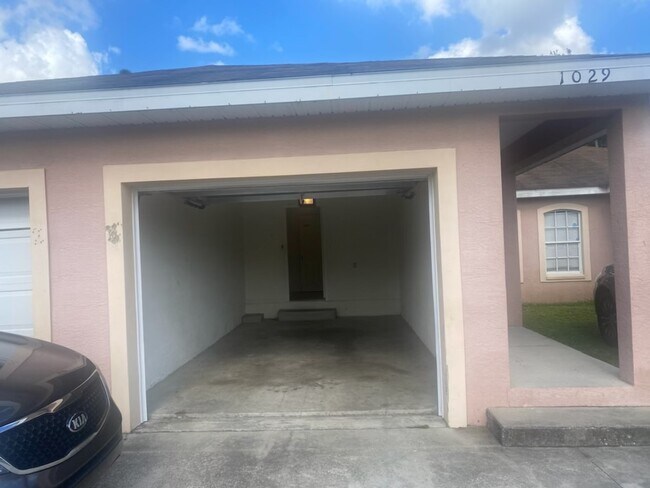 Garage - 1029 Fox Lake Dr Apartment Unit 1029