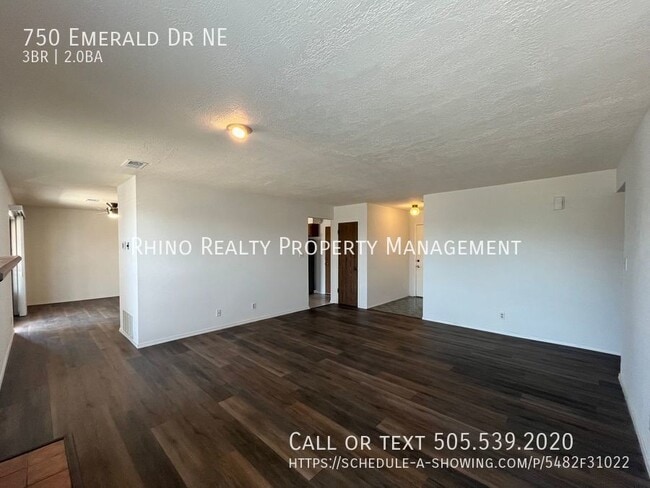 Photo - 750 Emerald Dr NE