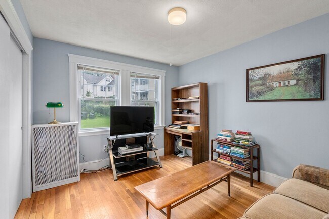 35 Trapelo St Unit 1