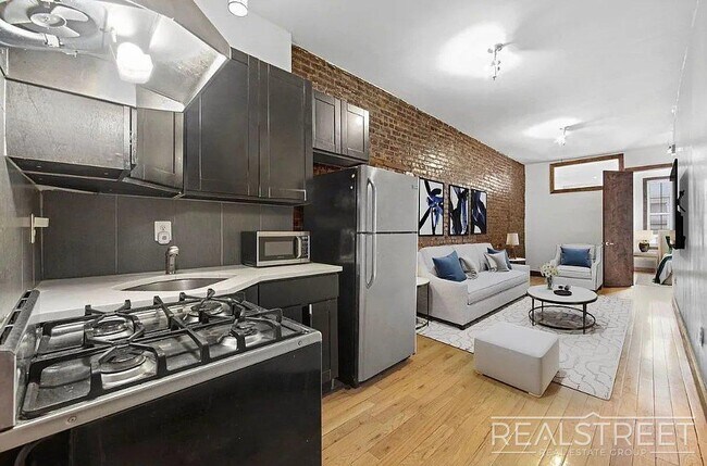 Building Photo - Flushing Ave Unit 2R