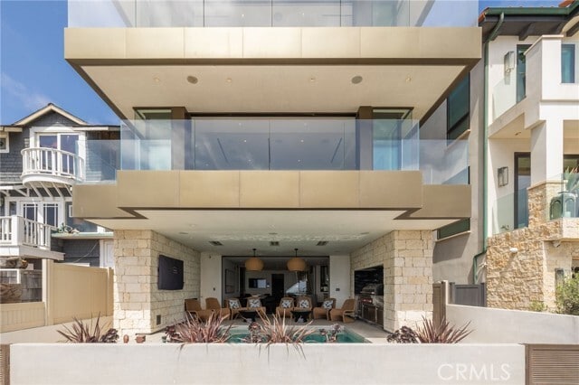 Photo - 716 The Strand