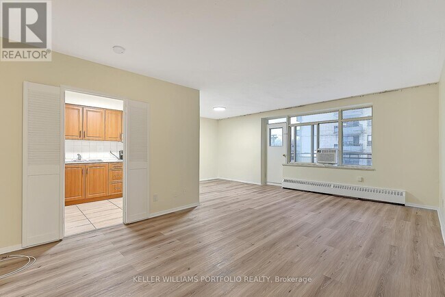 Photo - 825 Kennedy Rd Unité 204