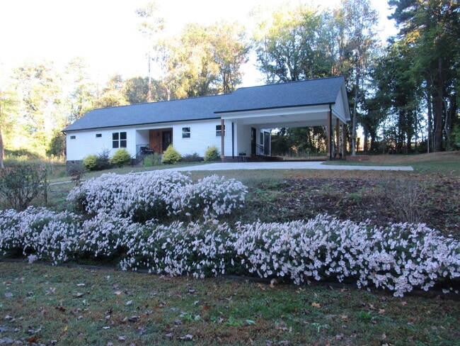 Photo - Fully Furnished Short-Term Rental in Dalla...