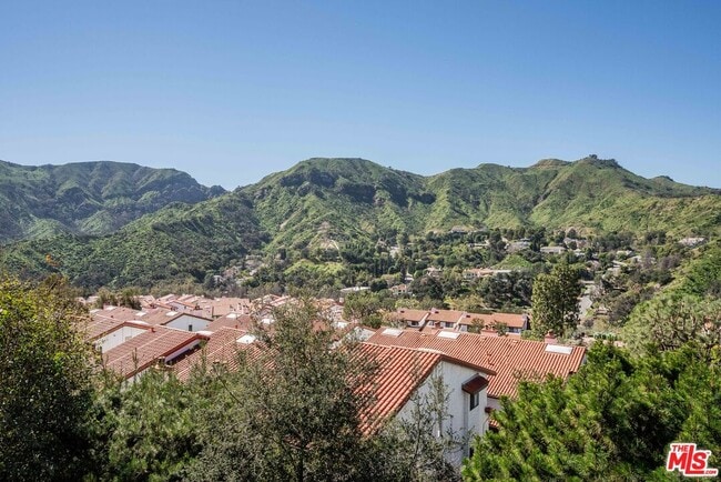 Photo - 1666 Michael Ln