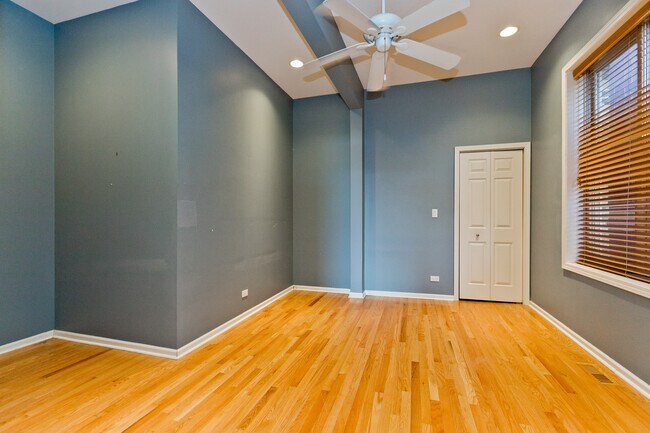 Photo - 1317 N Wicker Park Ave Unit 2R