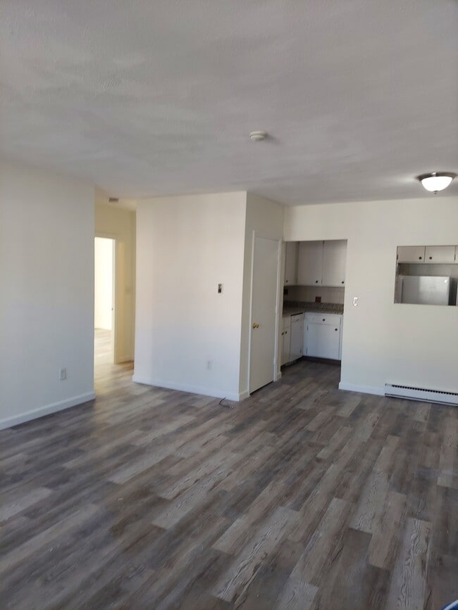 Photo - 144 West St Unit 2