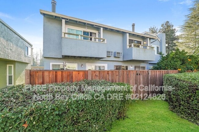 Photo - 629 Racquet Club Cir