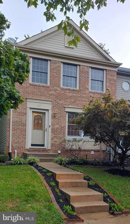 Photo - 20 Merino Ct Townhome