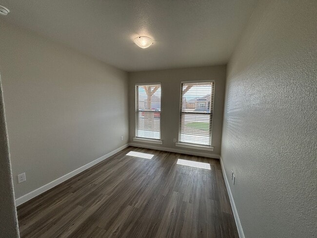Photo - 4/2 Available July in Bell farms!!