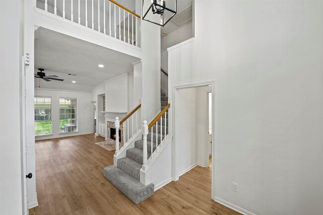 Building Photo - 15106 Vista Heights Dr