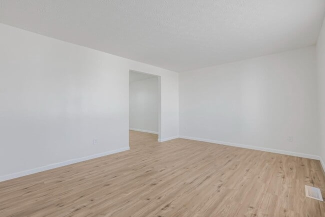 Photo - 874 Hilton Dr