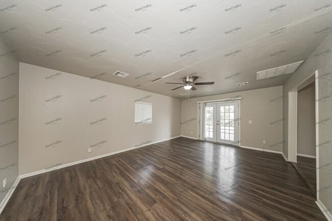 Photo - 912 Craig Dr