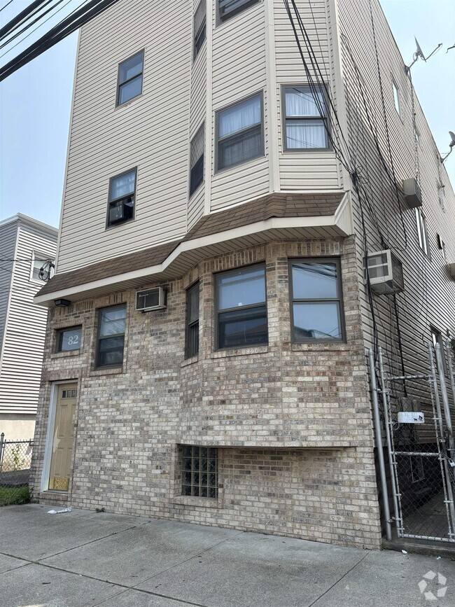 Building Photo - 82 Prospect Ave Unit 3 Rental