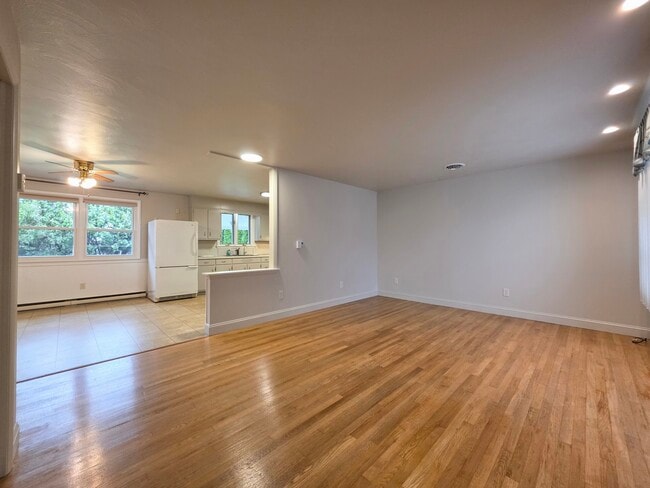 Photo - 2 Colonial Ave