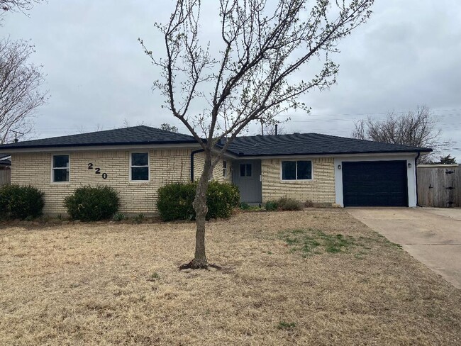 Photo - 220 W Ridge Rd