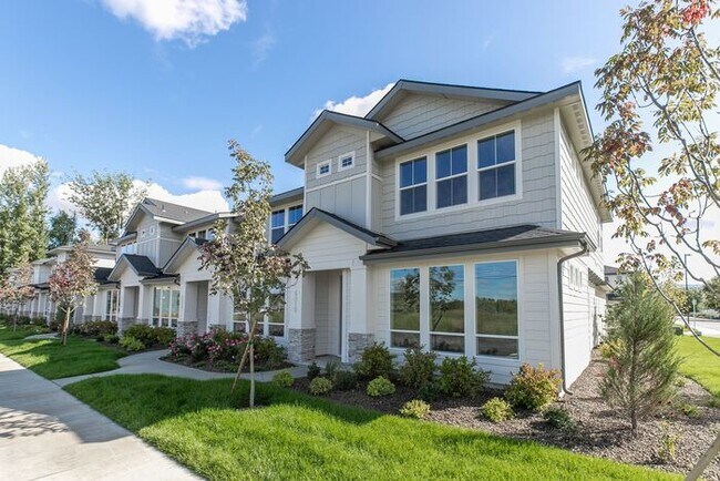 Roe Street Townhomes - Roe Street Townhomes