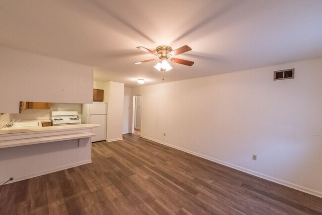 Photo - 2 Bedroom 1 Bathroom Home With Carport.