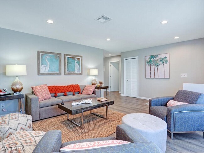 Photo - 774 99th Ave N