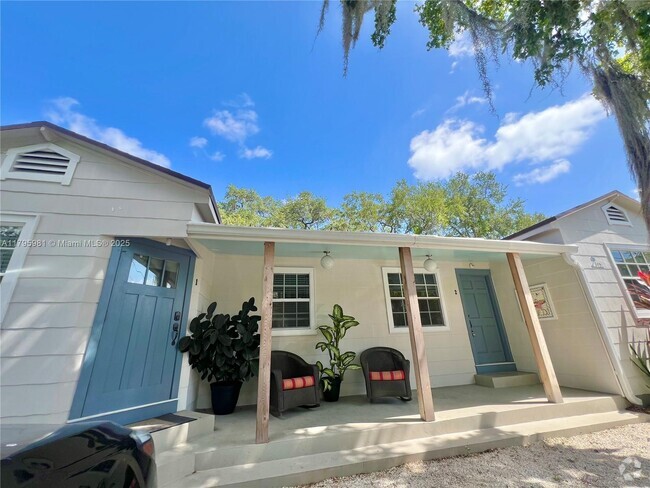 Building Photo - 315 NE 110th St Rental