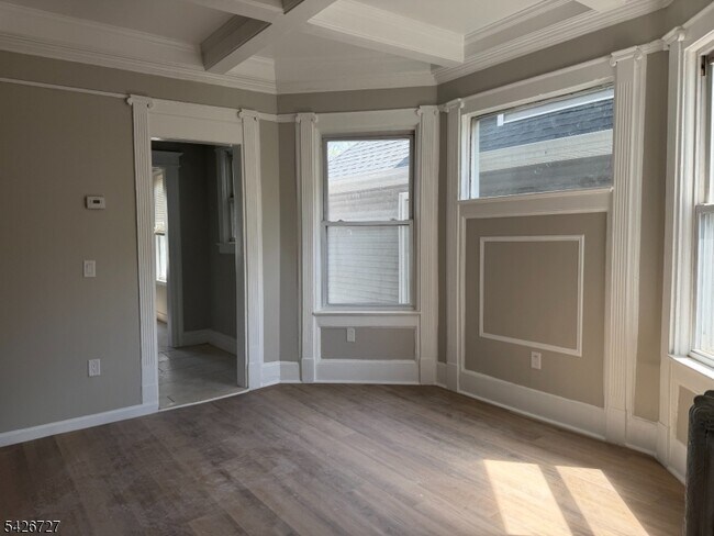 Photo - 37 Mapes Ave