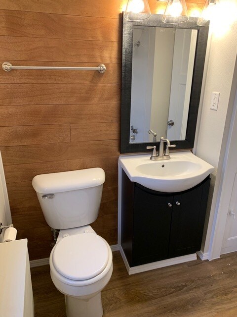 Bathroom - 106 N 7th Ave Unit 104