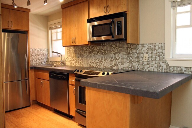 Photo - 1829 NW Lovejoy St