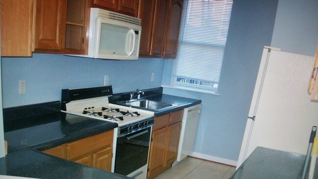 Photo - 19 S Broadway Unidad 2F