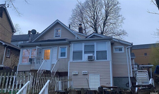 Photo - 48 Van Nostrand Ave