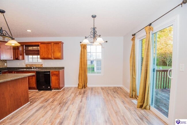 Photo - 605 Wind Brook Dr