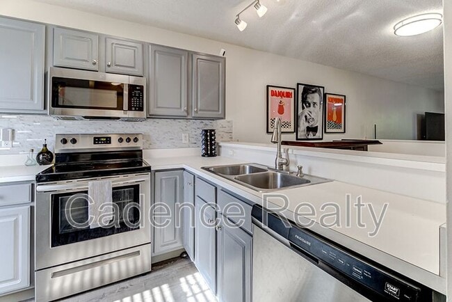Photo - 4609 McClelland Dr Unit 104