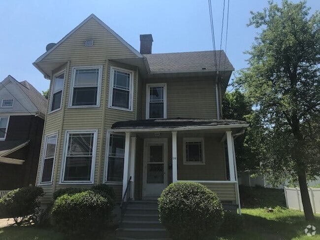 Building Photo - Updated 3 Bedroom 2 Bath Single Family Rental