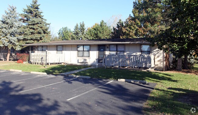 Winthrop Court - Winthrop Court