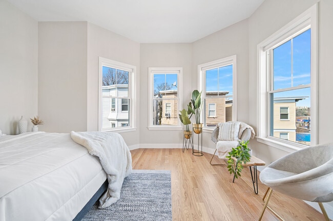 4 Hecla St