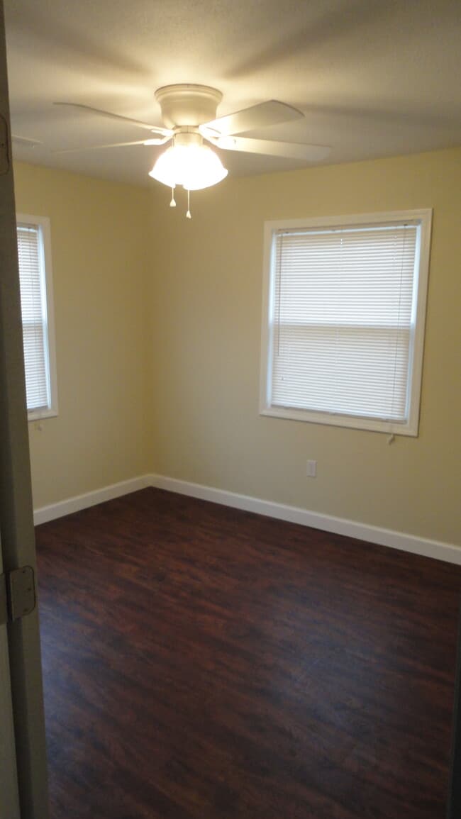 Photo - 108 W Garner St