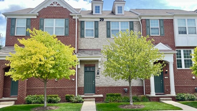 Building Photo - 28000 Hopkins Dr Unit 29 Rental