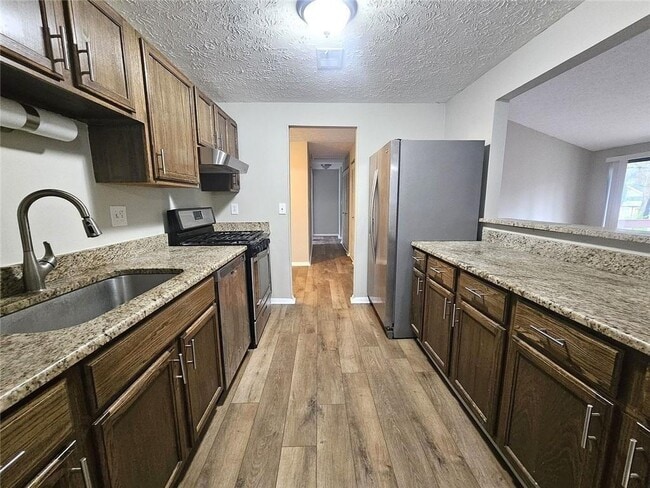 Photo - 400 Sheringham Ct