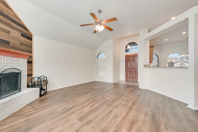 Photo - 3010 Canary Ln