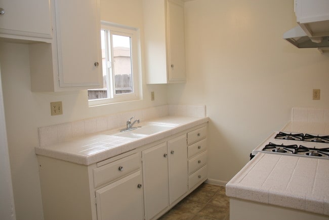 Montclaire Apartments