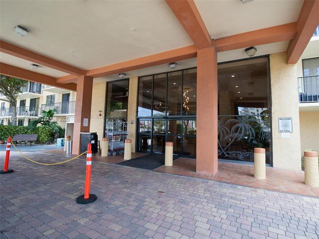 Photo - 290 174th St St