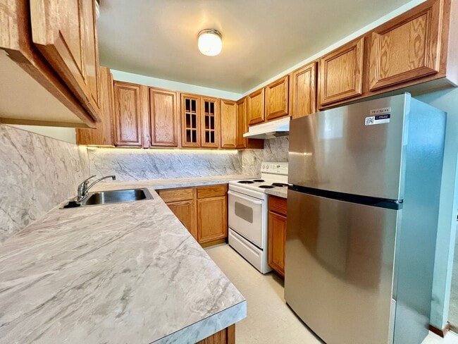 Building Photo - 2bd/1ba Seattle Triplex