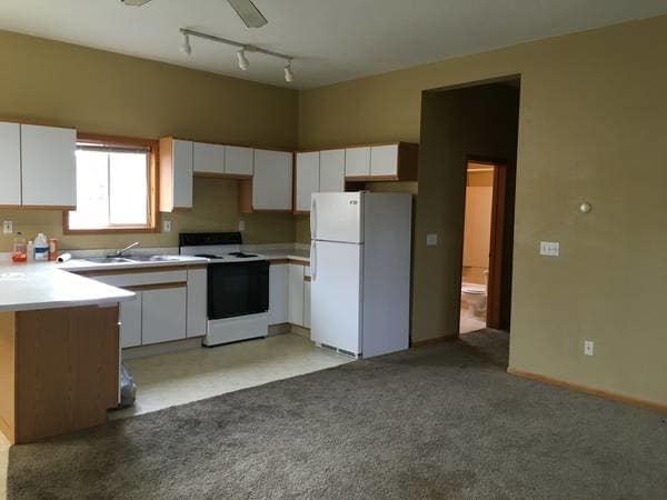 Building Photo - 1210 E 2nd St Unit 1